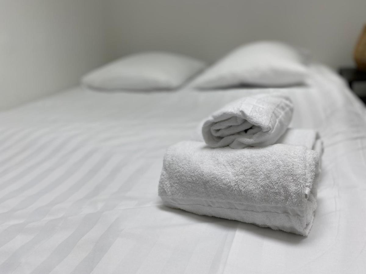 Apartment Les Cosy De - Mister Charles Sous Les Toits, Place Du Marche 4* *
